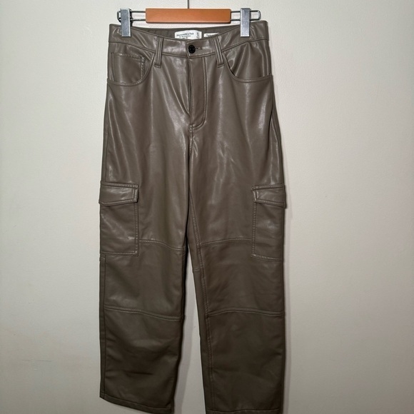 Women's Abercrombie & Fitch Pants & Jumpsuits Abercrombie Vegan Leather Cargo 27 - Picture 3 of 5